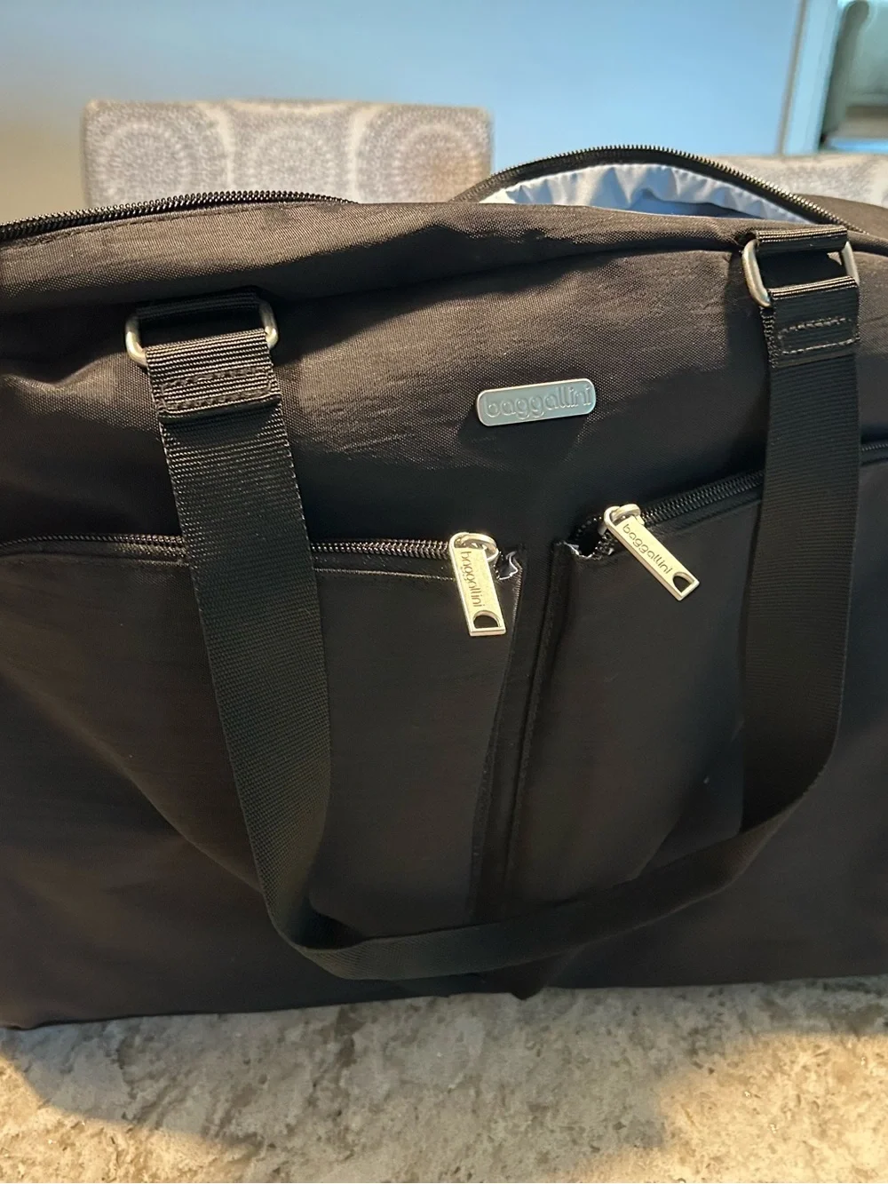Baggallini Black Double-Zip Front Crossbody